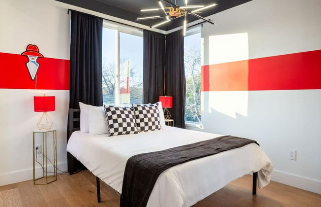 Chic 4BR Pool House - Steps to South 1st Street - Foto 30