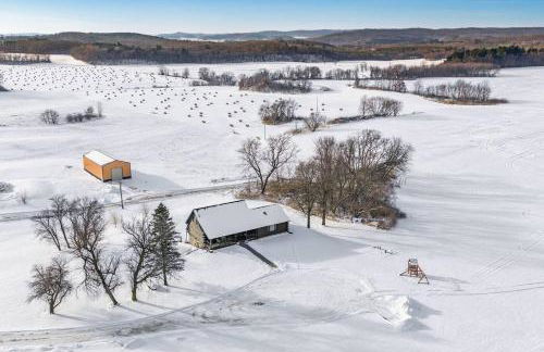 Spacious 4BR Cabin • Sleeps 12 • Games •Near Dells - Foto 28