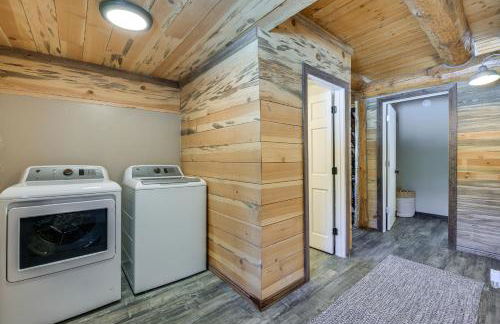 Riverfront Montana Log Cabin with Mountain Views! - Foto 22