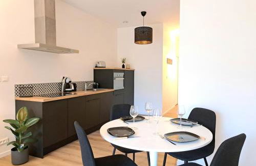 Beautiful Appartment with private garden in Lille - 100m from metro station - Foto 6