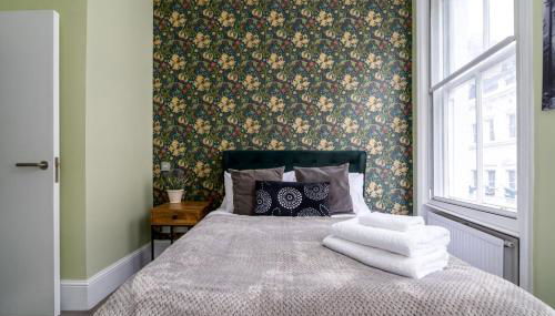 GuestReady - 2BR Maisonette in Covent Garden - Foto 5, towels, wardrobe