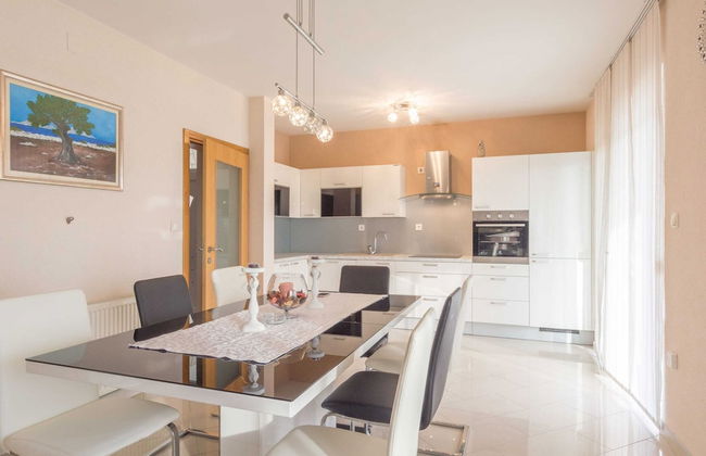 Beautiful Villa in Lisicic With Private Pool - Foto 14