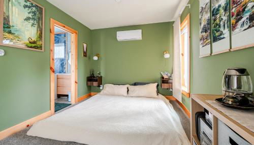 Secluded Private Retreat with Cabin & Vintage Airstream - Foto 5, wardrobe