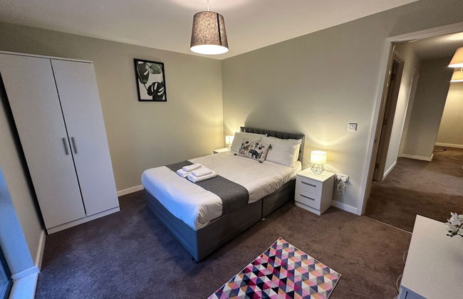 Adelphi Wharf Apartments by Beehosting - Photo 13