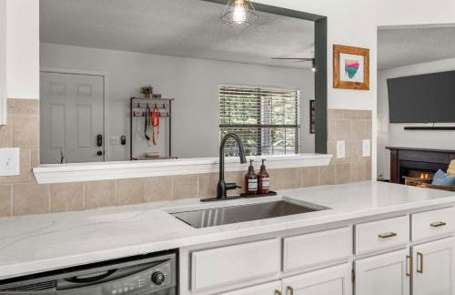 Back-40 Retreat with Hot Tub & Bike Garage - Photo 27