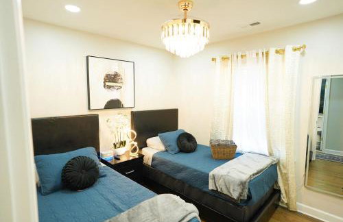 Modern Luxe Retreat -Heart of Chesterfield - Foto 34