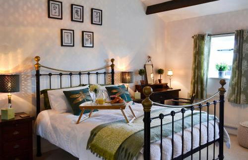 The Lodge - Photo 11