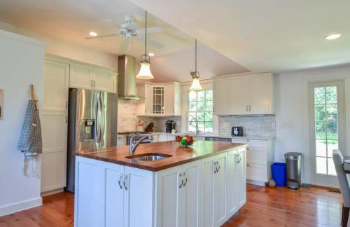 Roof Deck, Walk to Forest Beach, Fire Pit! - Foto 2