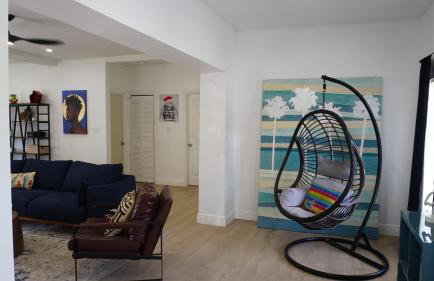 Charming Historic Home with Modern Comforts - Foto 13