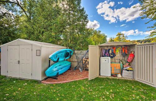 Boat Dock and Backyard Rock River Retreat - Foto 31