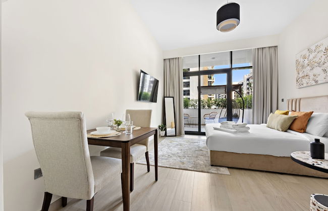 WelHome - Your Dubai Getaway: Cozy Studio at Azizi Rivera 4 - Photo 8