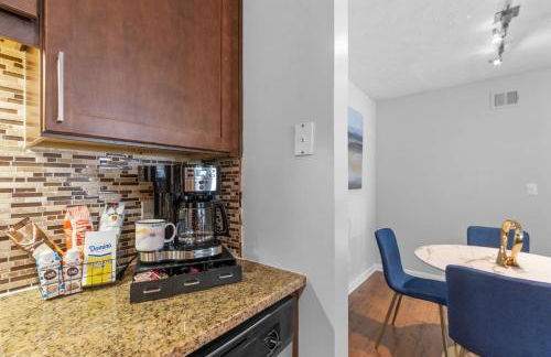 Modern Sapphire Sanctuary near Braves Stadium - Foto 8