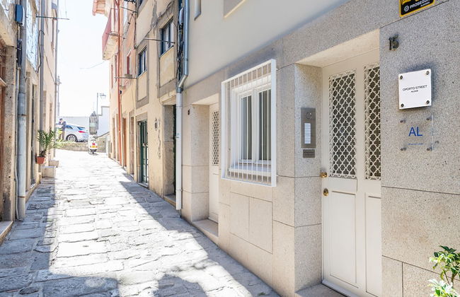 Oporto Street Aldas - Photo 70