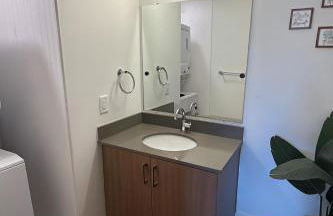 Trendy 3BR City Apt Pool and Ping Pong Fun - Foto 19