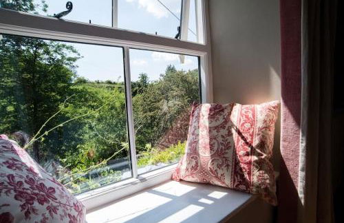 Beautiful Country Cottage - Photo 7