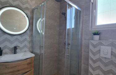 Villa Madison, Spacious Sea View Apartments Near Zadar with heated pool - Photo 30