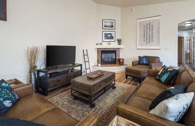 Cottonwoods 419 - Photo 1