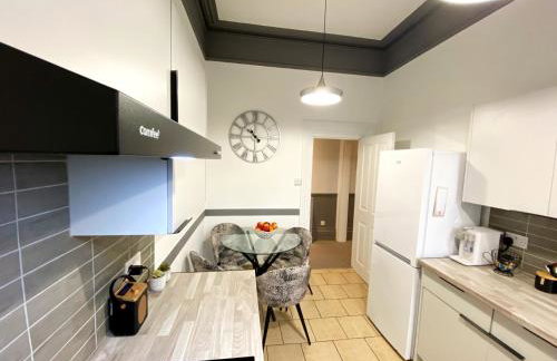 2B Redcliffe - NEW Spacious 2 Bed Family Apartment - Foto 21