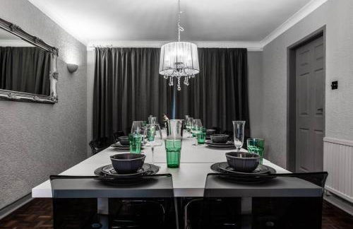 City home with parking and garden- pet friendly - Photo 36