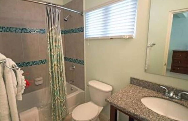 Je Suis Jamaica - 4 B R Beachfront Villa w Staff - Photo 62