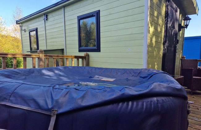 Glamping Hut - Sleeps 2, hot tub & Parking - Foto 8