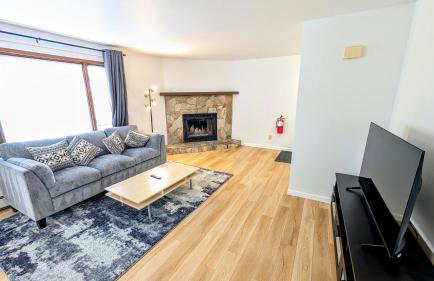 Spacious Downtown 2-bdrm Apartment - Photo 70