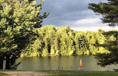 Lakefront Cabin Rental with Large Screen Porch near Baxter State Park, Maine - Foto 22