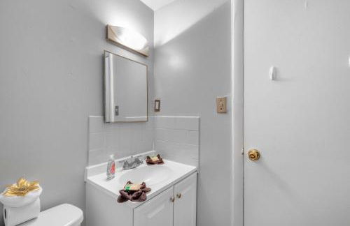 One Bdrm Quaint Flat W Deck - Foto 17