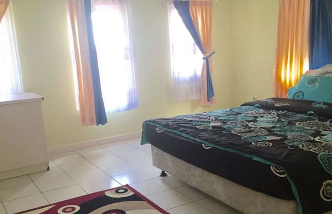 Villa Kota Bunga Camelia - Foto 3