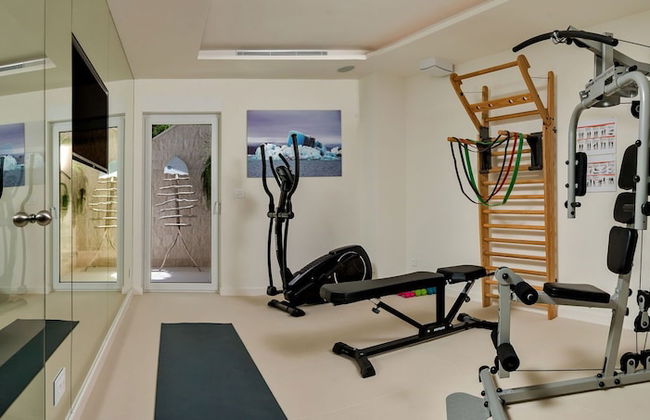 Beachfront Villa Seven Sins with Pool - Foto 33