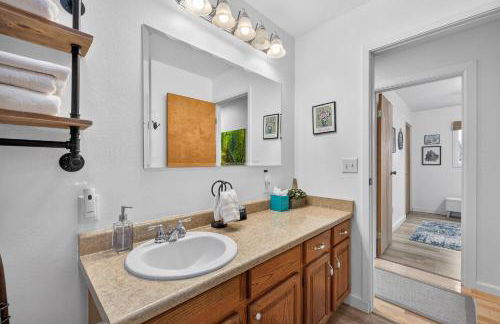 Above Par - Quiet & Private Retreat | Parking + Lake Views - Foto 22