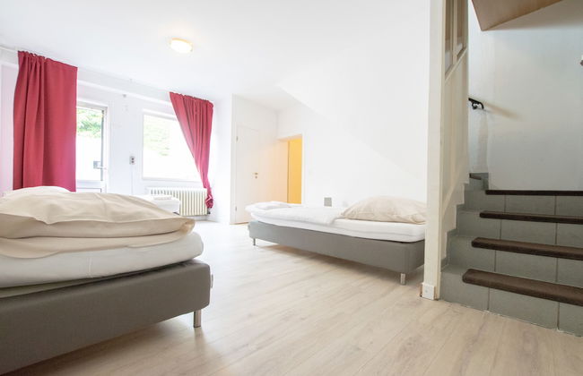 Spacious House - Photo 19