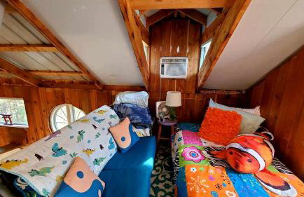 Magical Tree House Rental Nestled in the Woods on Farm Retreat near St. Louis, Missouri - Foto 15