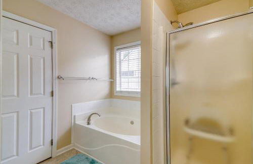 Shop, Fish and Explore Suburban Home in Loganville! - Foto 17