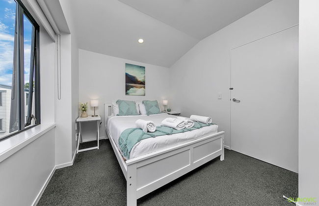 Balcony+Parking 3BR Gem Near Arena | Zodiak Stays - Foto 4