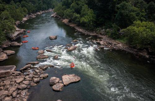 NRG Retreat Pool, Games, Theater and Rock Walls - Foto 47