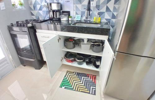 Casa c AR - condomínio prox ParkShopping Cpo Grande a 30 minutos do Recreio, c 2 TVs Smart de 50 e 43 polegadas-varanda privativa- cozinha completa e séries liberadas - CS4 - Photo 36