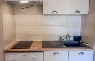 Joli T2, à 400m à pied de la mer - Piscine privée - Foto 8