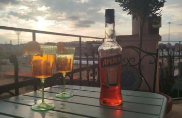 HERITAGE HOUSE City Center -ENTIRE APARTMENT- - Foto 18