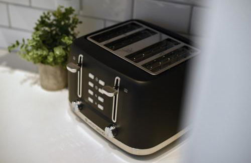 Pet Friendly 6 Bedroom Free Parking plus 5 Min From Bakery Sq - Foto 50