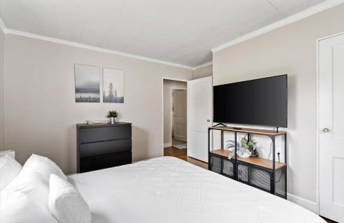 Whole House in Bay View + Fenced-in Yard + Parking - Foto 7