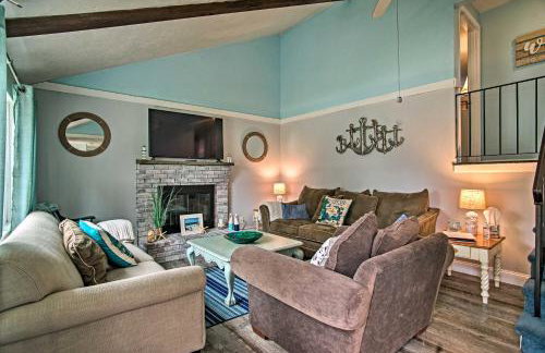 Walk to Haigis Beach Cape Cod Retreat with Deck! - Foto 5