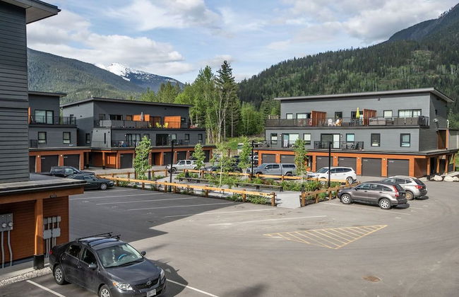 The Mac Shack by Revelstoke Vacations - Photo 18