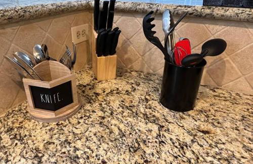 Home Away From Home-Cozy 2 BDRM Condo/Med Cntr/NRG - Foto 10