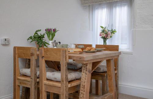 Rose Cottage - Photo 2