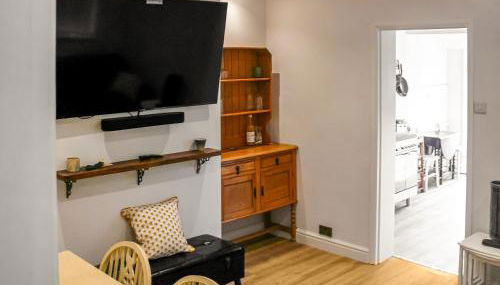 Longford Cottage - Photo 2