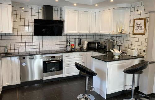 Luxurious Holiday Home With a Nice Private Garden - Foto 8