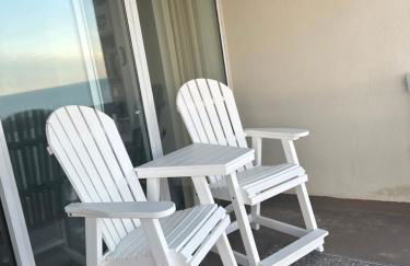 LUXURIOUS Oceanfront Condo, 1 bedroom-2 bath, Sleeps 4, indoor and outdoor pools, Waters Edge-Garden City-Murrells Inlet SC -NO PETS - Photo 24