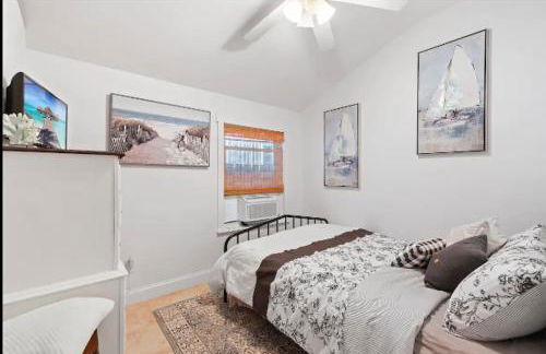 Two Cottages w/ Patios - Close to Beach - Foto 30