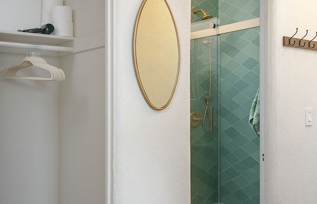 Charming Studio near Downtown! CDC Sanitized! - Photo 8